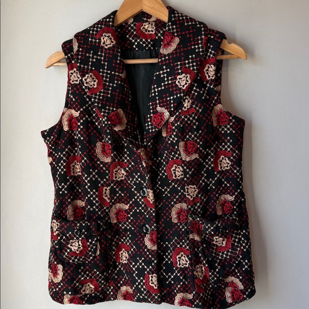 Quilted Floral Vest - Black & Red